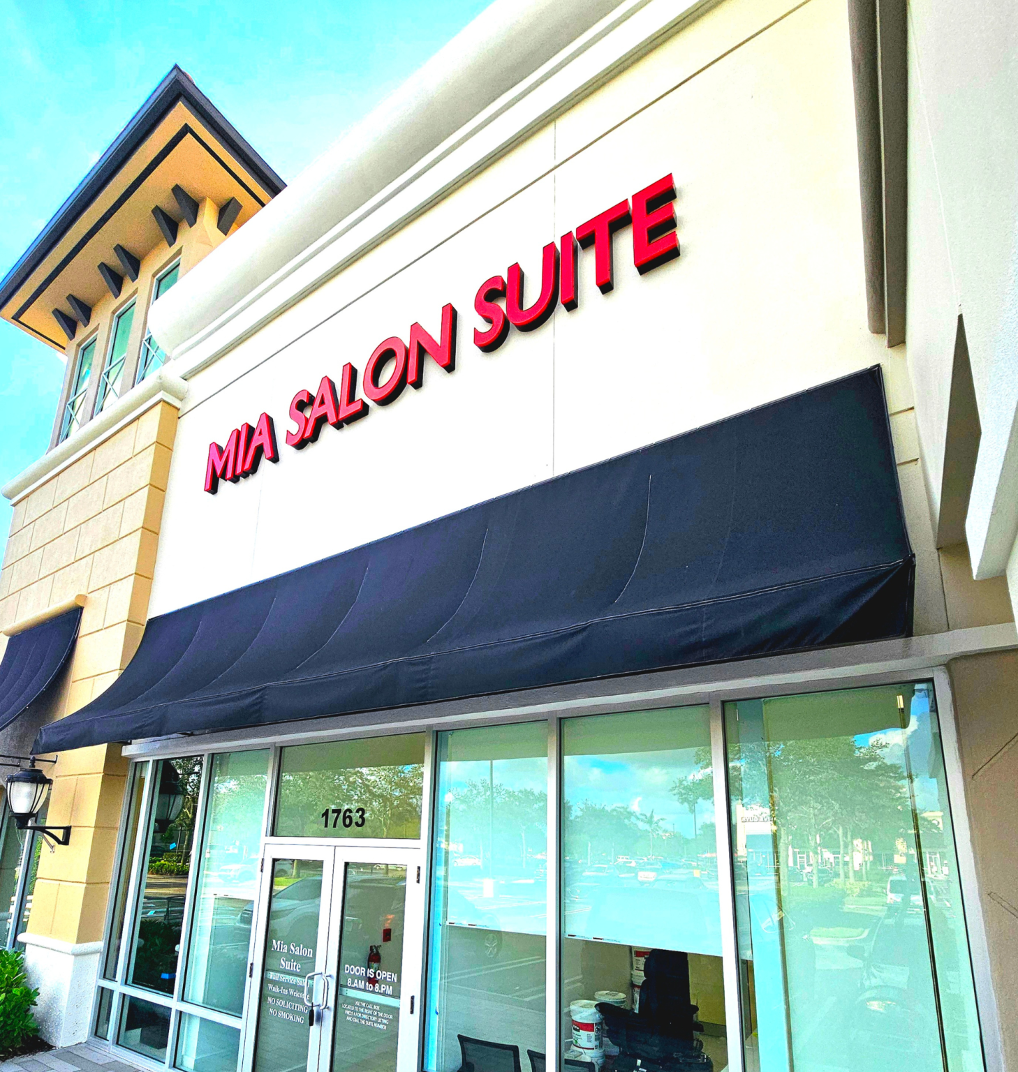 Mia Salon Suite